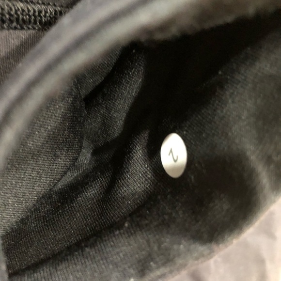 LULULEMON SOULCYCLE Wunder Under Crop Legging Sz 2 - Picture 6 of 8